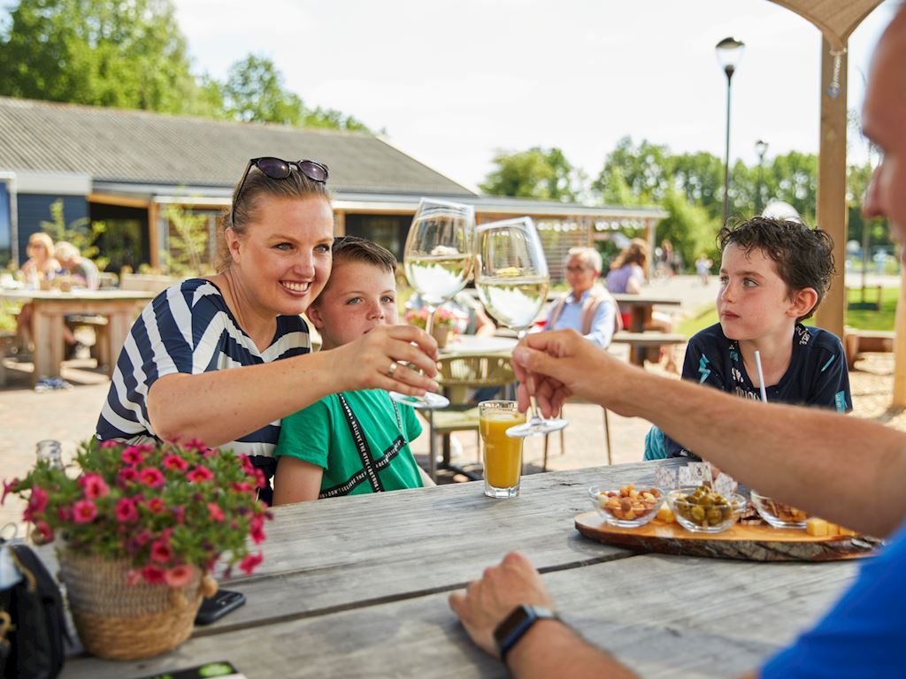 Landal-land-van-bartje-restaurant-famillie.jpg