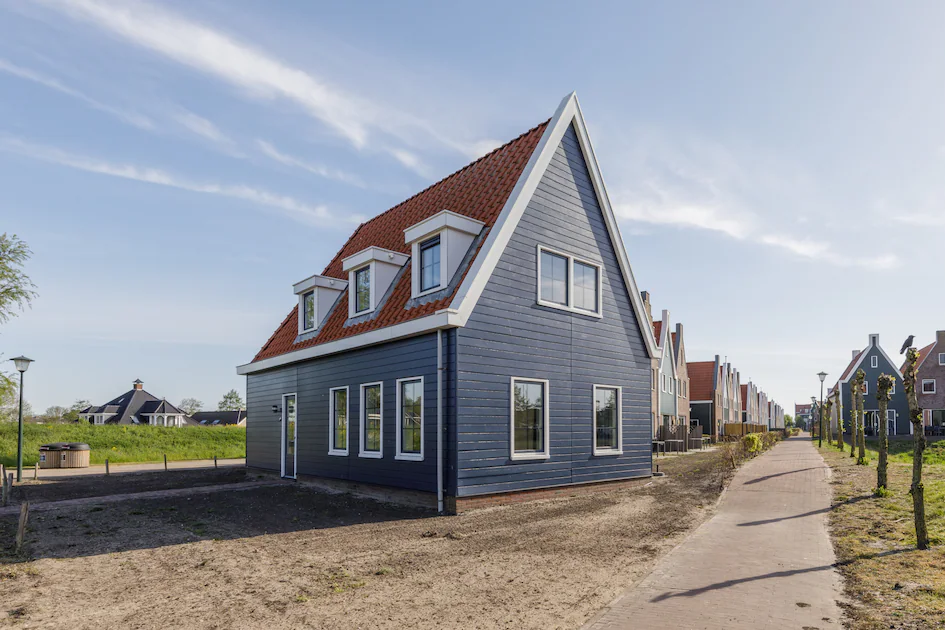 roompot-marinapark-volendam-8-personen-bungalow.webp