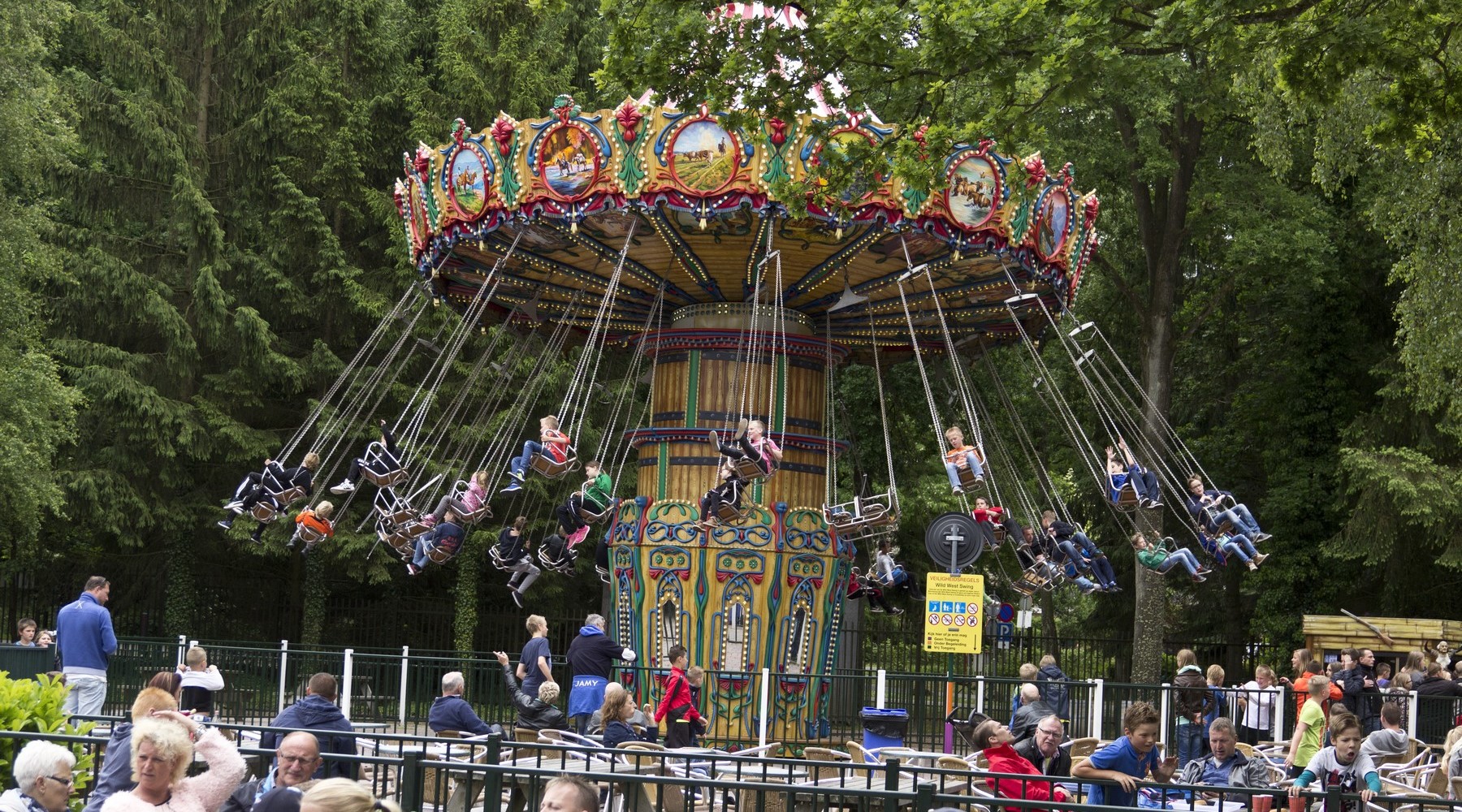 drouwenerzand-attractiepark-zweefmolen-2.jpg